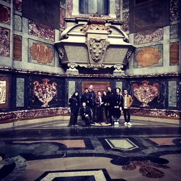 54521511_596794260786218_6702062849251868672_n