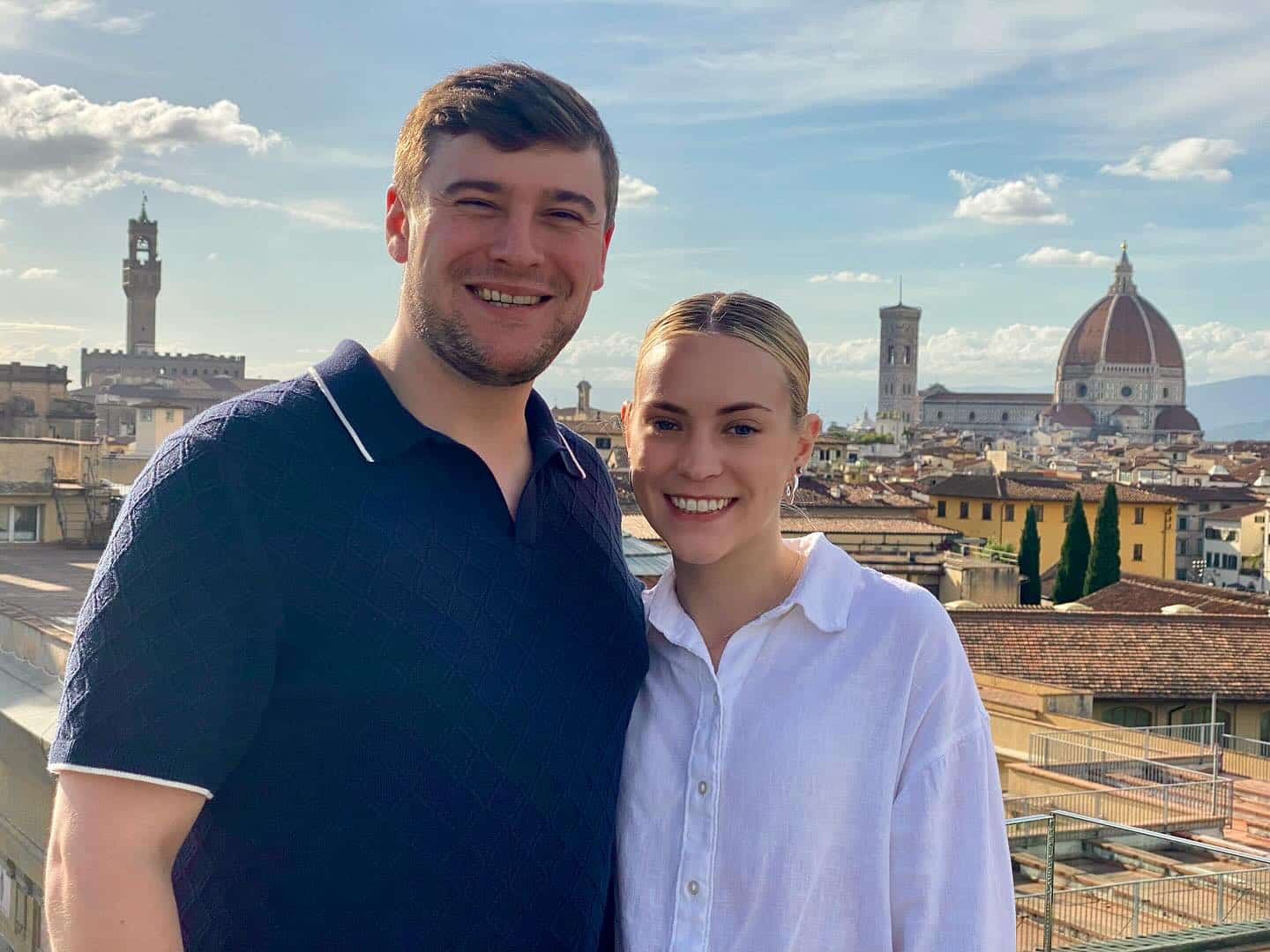 😏There are still hidden spots where you can enjoy breathtaking views of Florence without the crowds — our sunrise moment was certainly more relaxing than being surrounded by tourists 🤫 Choose a guide for a truly exclusive experience!