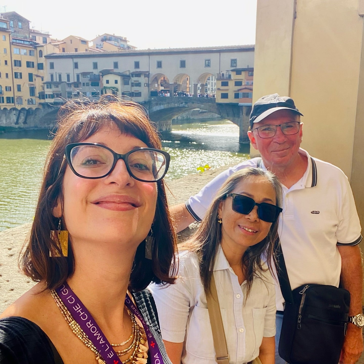 These are Lani and John — they’ve been following me since before the pandemic! During those strange lockdown days, they baked bread using my mom’s recipes from the YouTube videos I had shared, and over the years they’ve followed all of my adventures.
It was such a joy (and an honor!) to finally do a tour together in Florence. What a pleasure to meet in person after all this time. Danish friends with big hearts 🇩🇰❤️